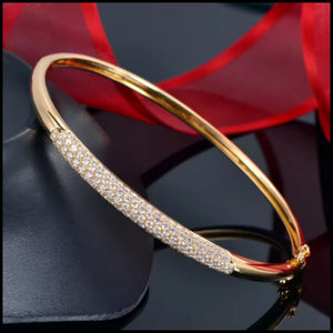 R&C FREYA - Diamond Gold Bangle