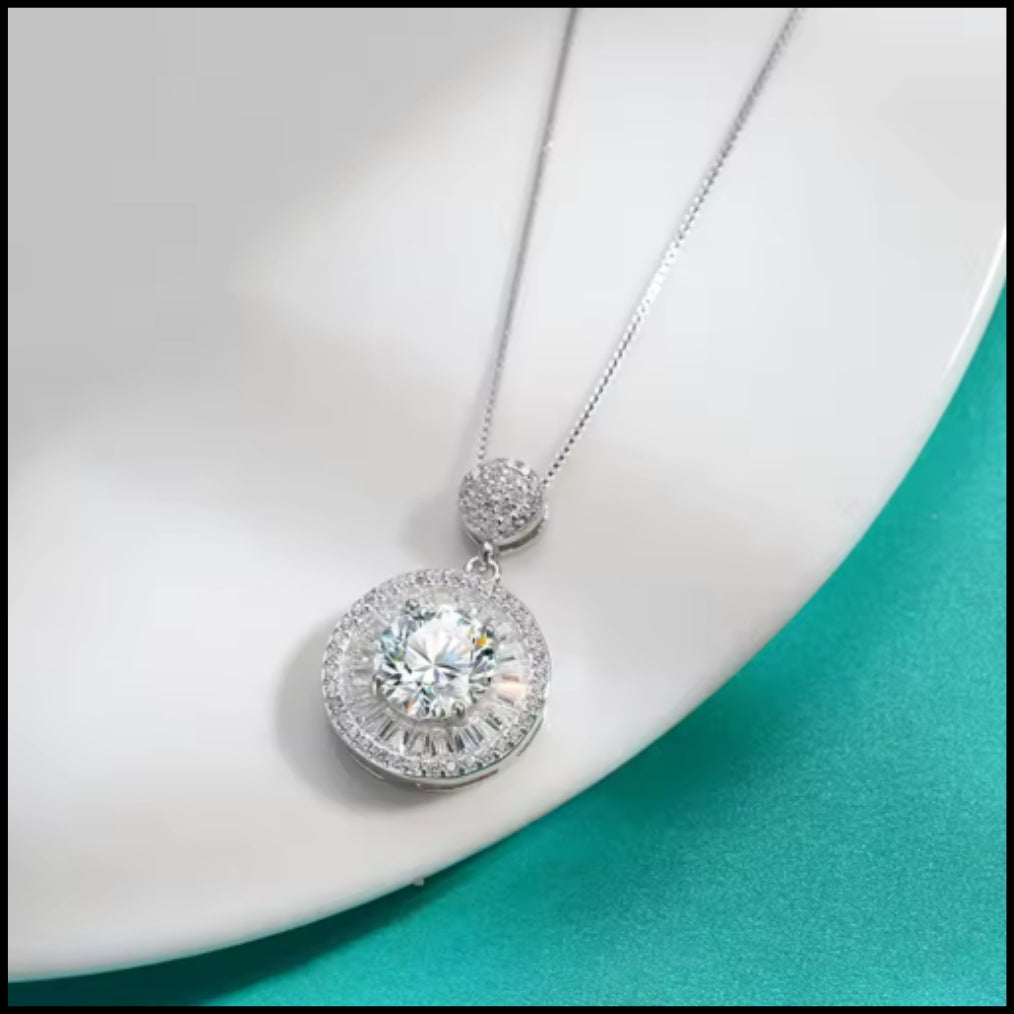 HOLLY - Moissanite Round Silver Necklace