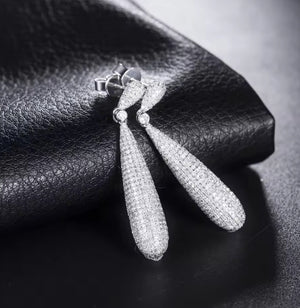 Exquisite Diamond Drop Earrings