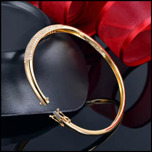 R&C FREYA - Diamond Gold Bangle