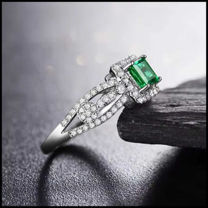 Emerald  ring with diamonds