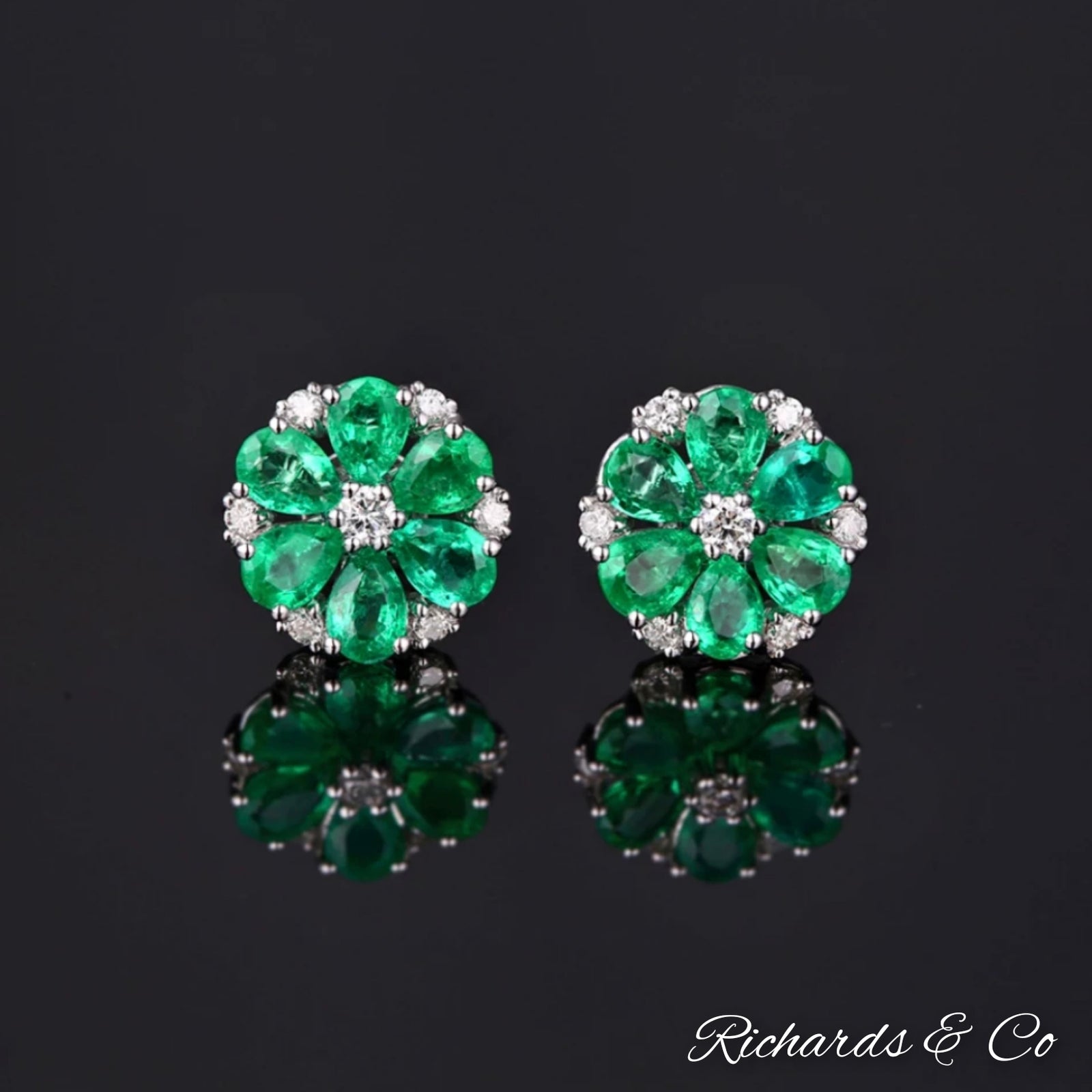 LUCY - Collection Emerald & Diamond White Gold Stud Earrings